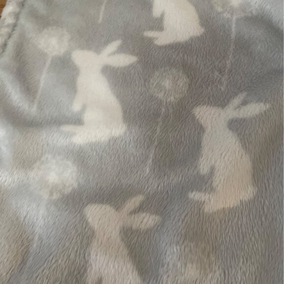 Blankets and Beyond Bunny Rabbit Lovey Grey White Security Blanket Plush 16 In. - Picture 4 of 6